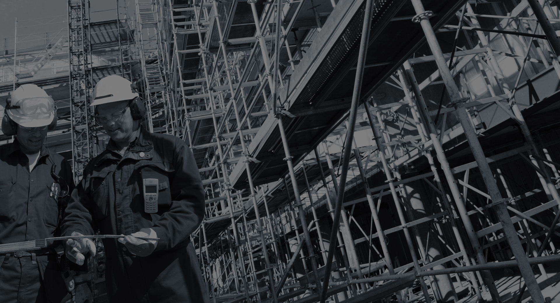 Vermietung und Aufbau vom hochanspruchsvollen Gerüst